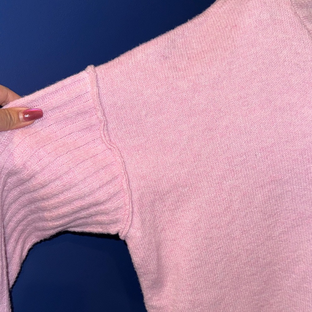 DIP- NWT Pink Oversized V-Neck Sweater Size Large - Picture 7 of 15